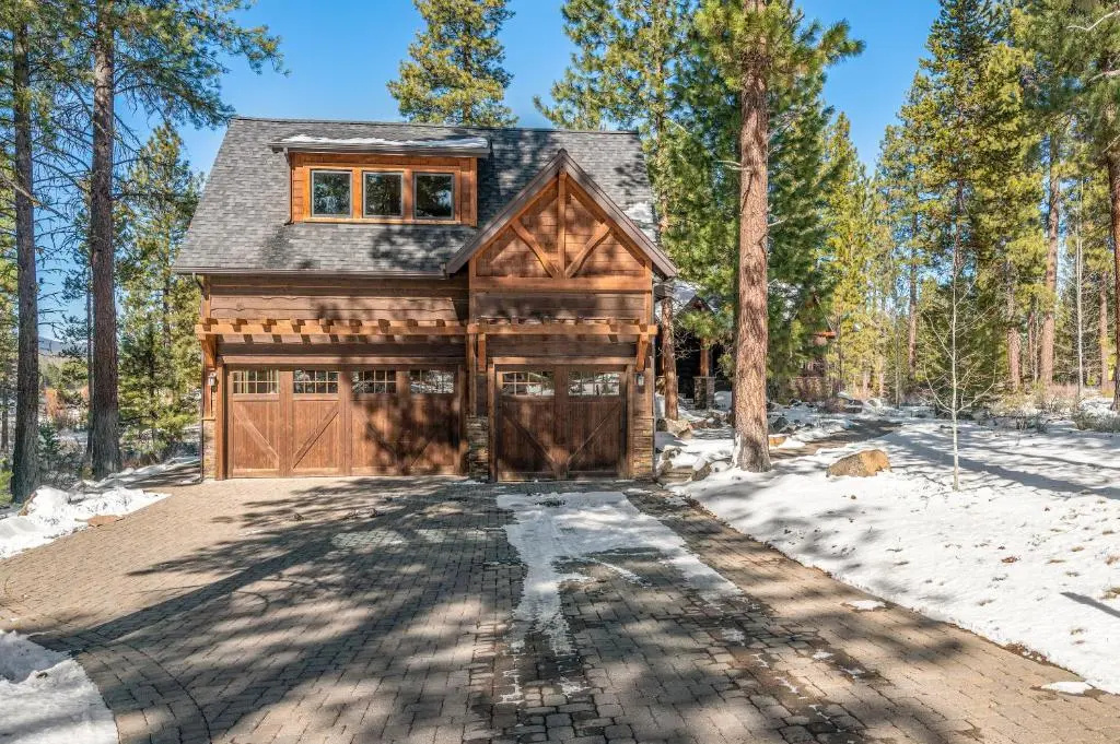 Big Pine by Avantstay Stunning Secluded Oregon Home w/ Hot Tub