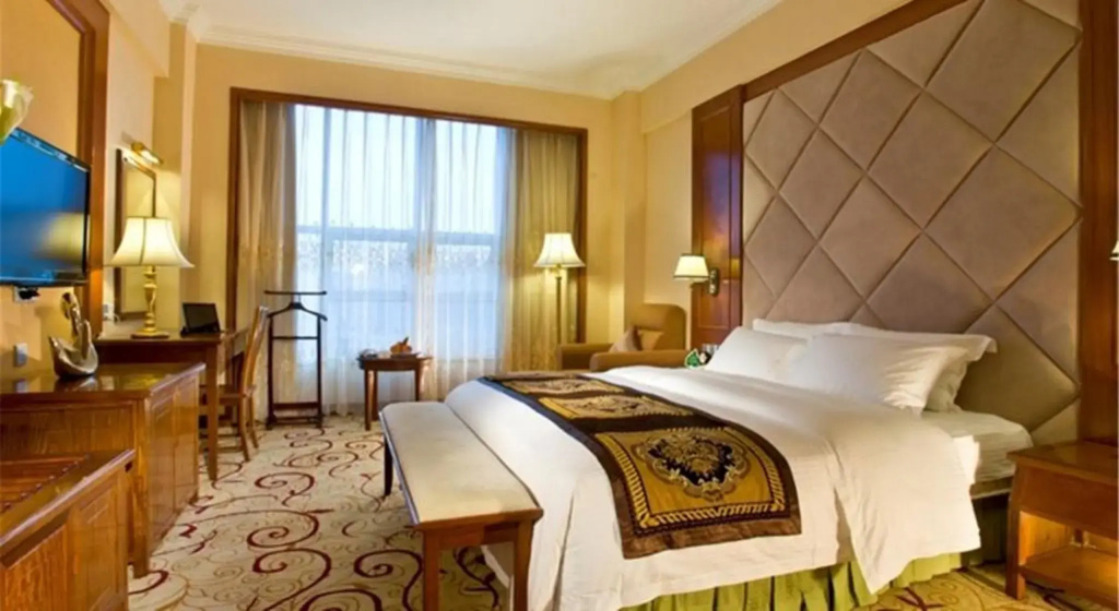 Deluxe Double room (full double bed)