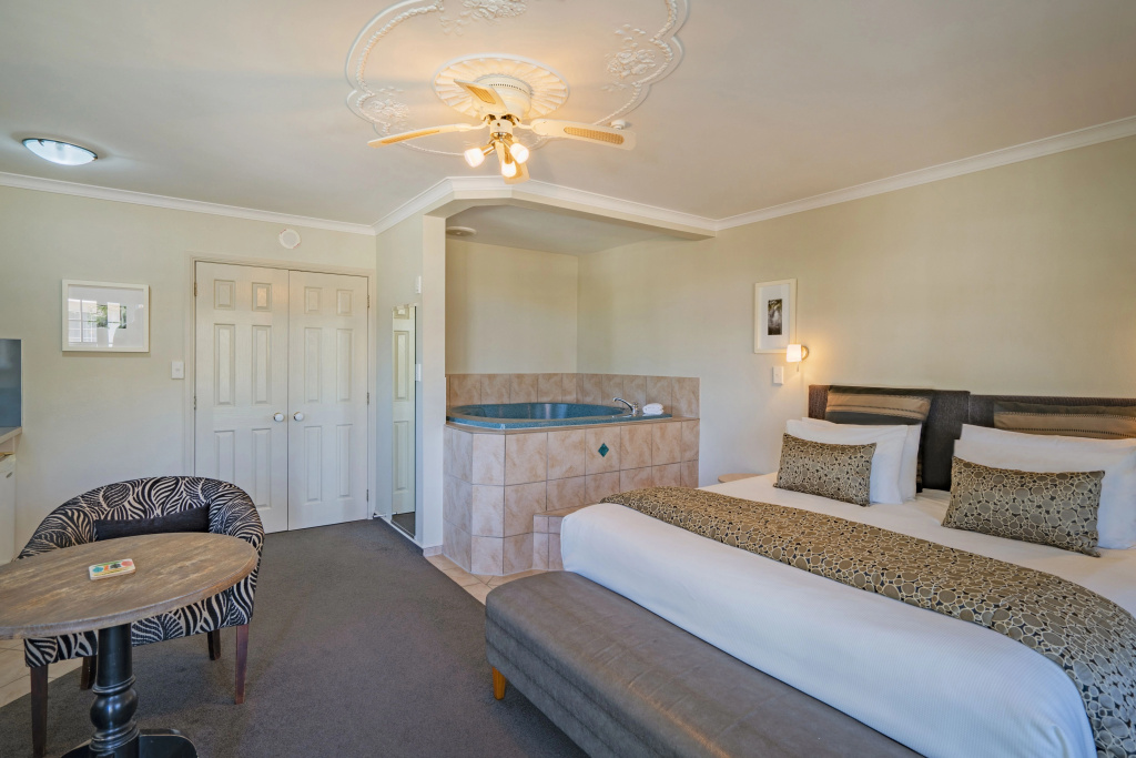 Silver Fern Rotorua Suites & Spa — 4