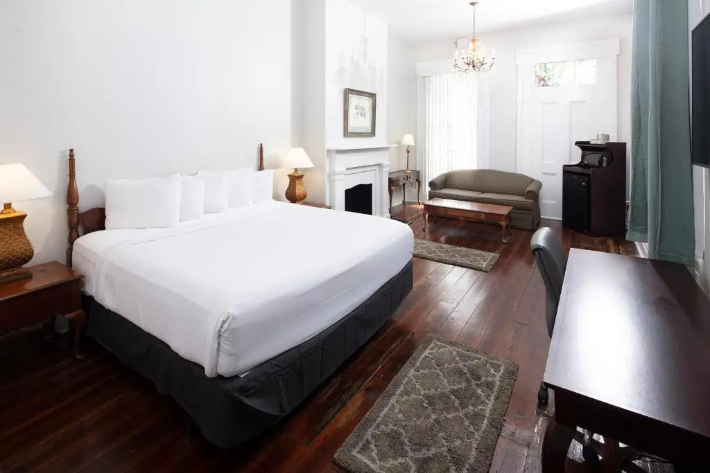 Maison St Charles Room Type - Junior Suite