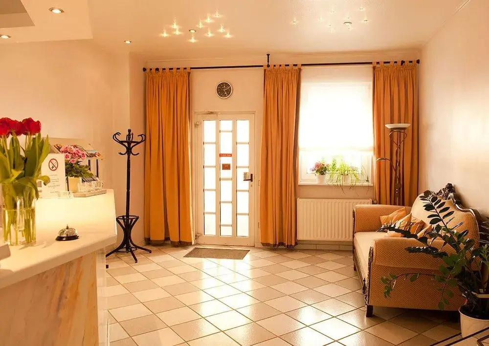Lobby & Reception