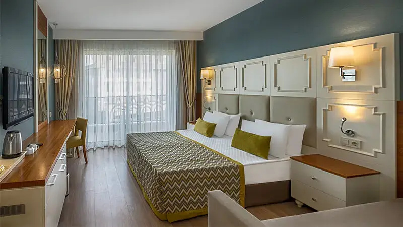 Standard room with pool view
