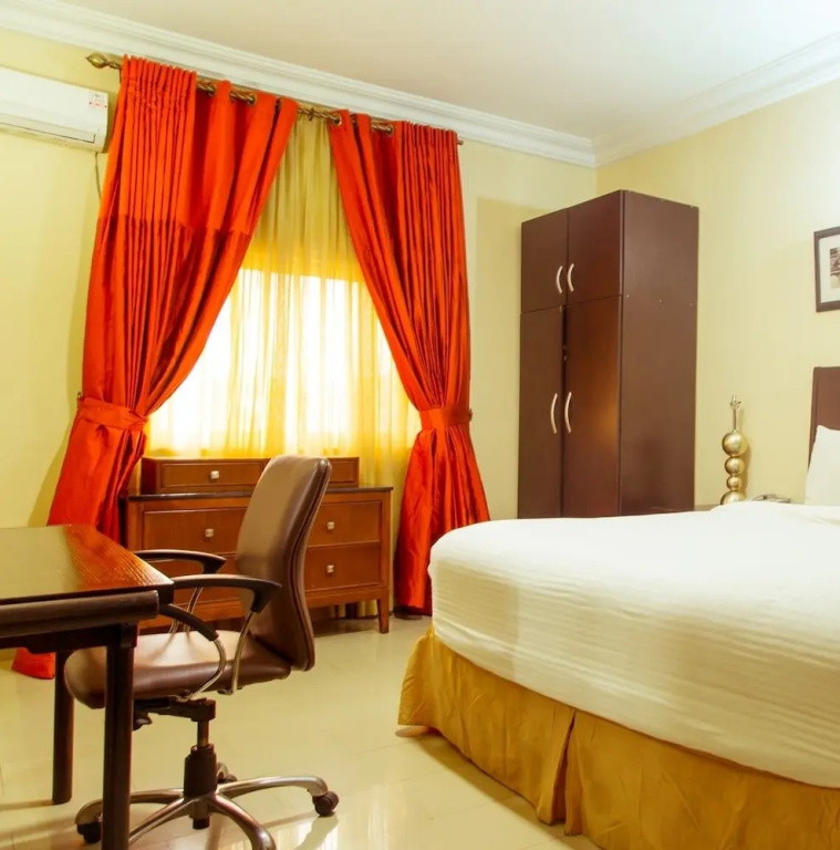 Executive Double room (full double bed)