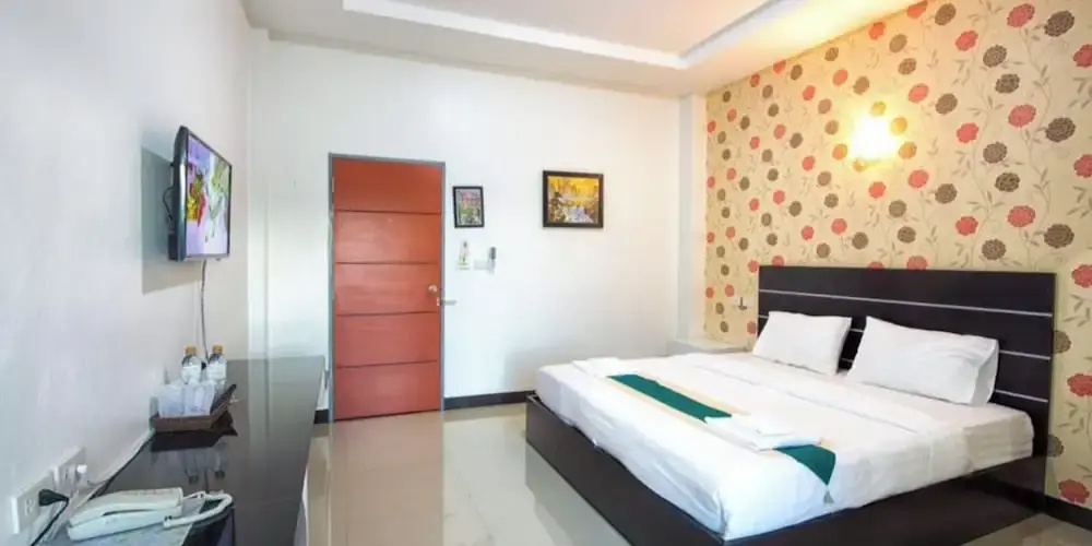 Standard Double room with balcony (full double bed)