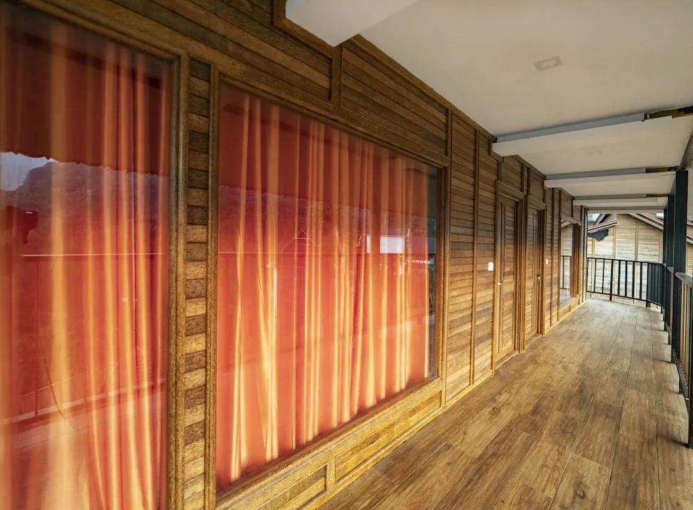 1 Bedroom Deluxe Double room with balcony (full double bed)