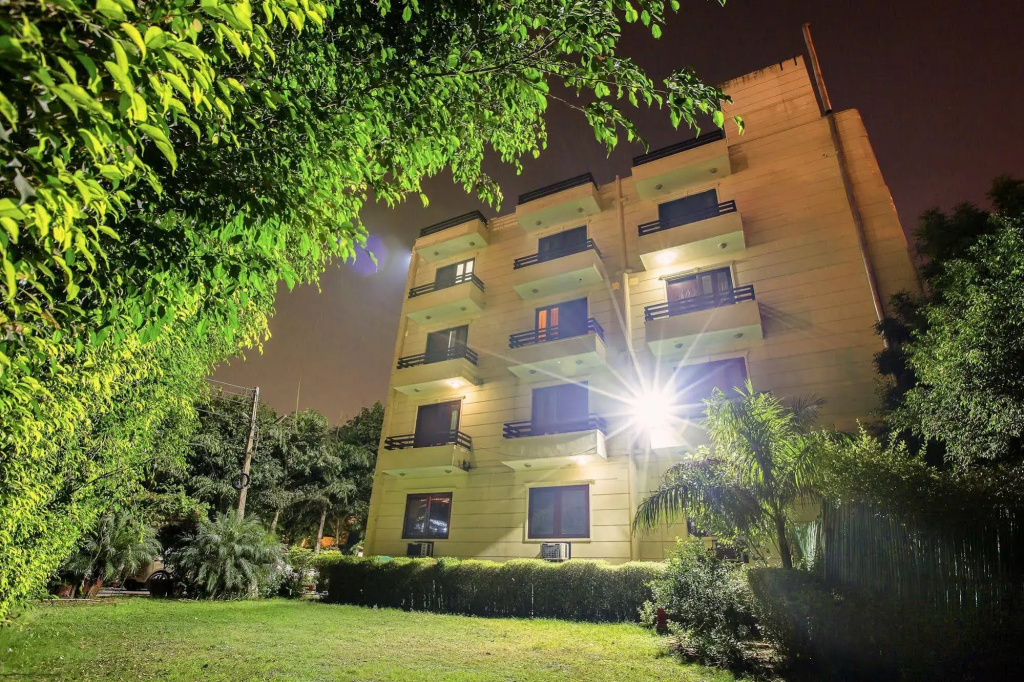 Treebo Trip Casa Cyber DLF phase 3