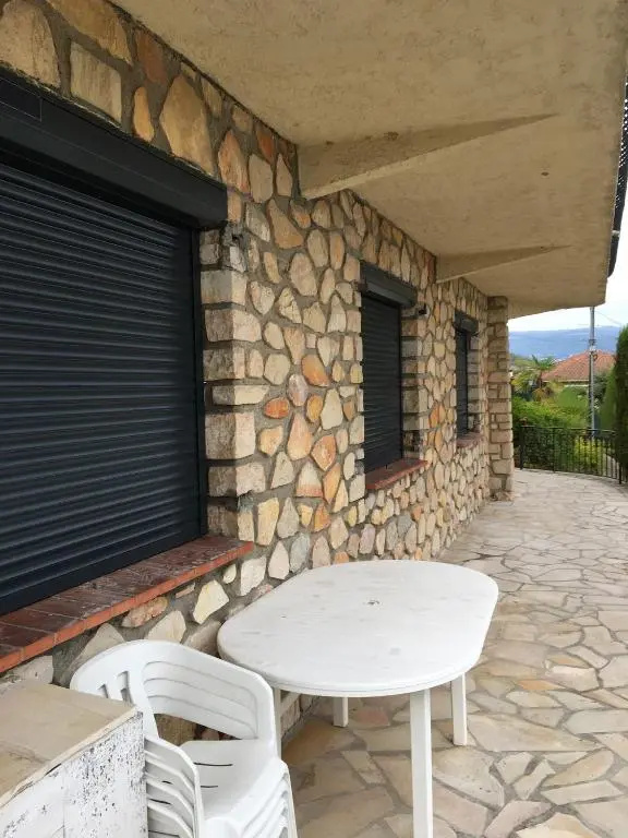 Bas de Villa avec vue dégagée