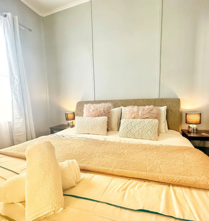 4 Bedrooms Cottage