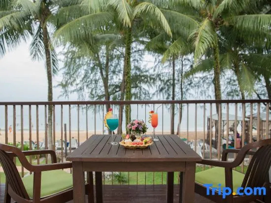 Номер Premier рядом с пляжем в The Briza Beach Resort Khaolak