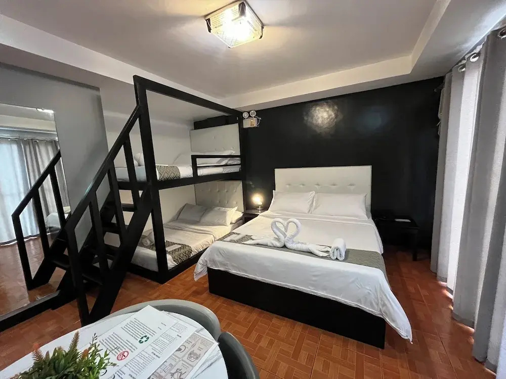 Standard Triple room