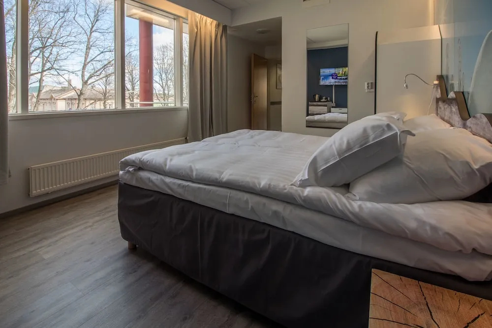 Standard Double room with city view (full double bed)