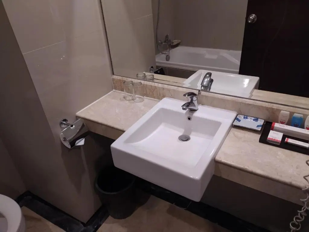 Asialink Premier Karawang - Général