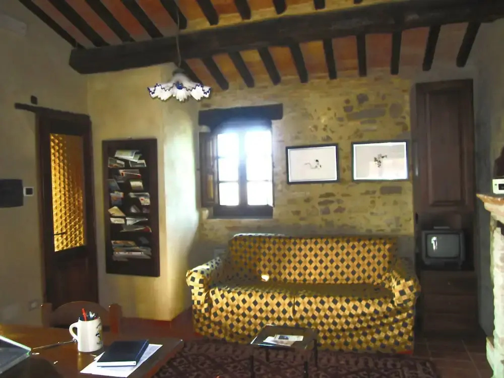 Lobby & Reception