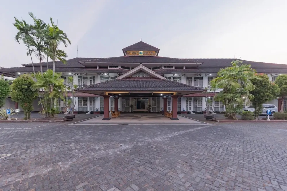 Urbanview Hotel Crown Tasikmalaya by RedDoorz