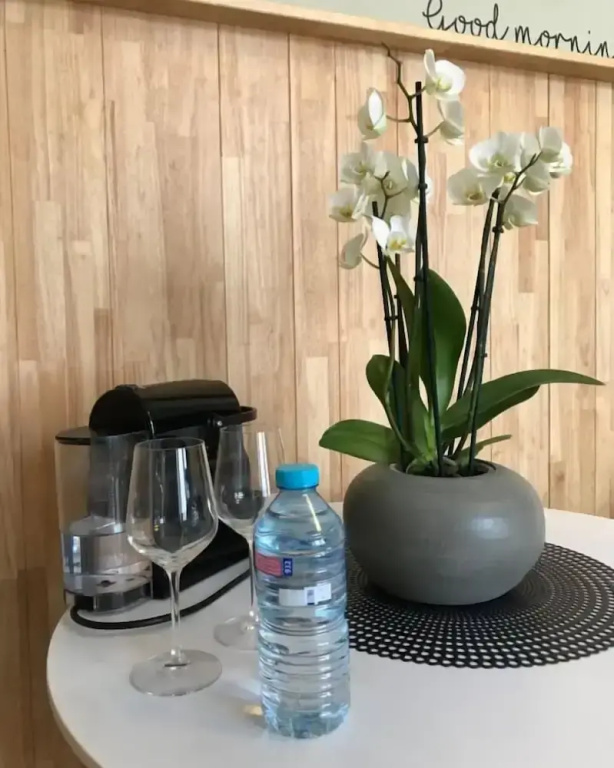 Food & Beverage