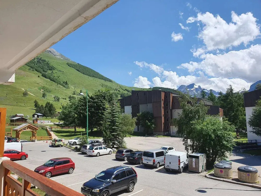 Alpine Apartment for 8 Guests