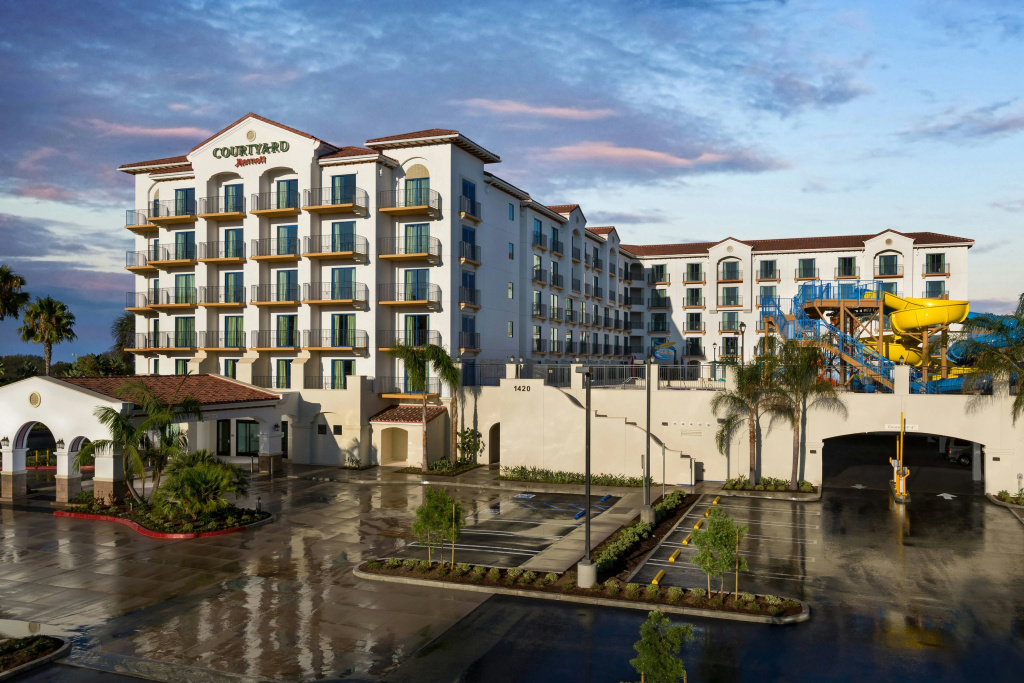 Courtyard by Marriott Anaheim Theme Park Entrance - Général