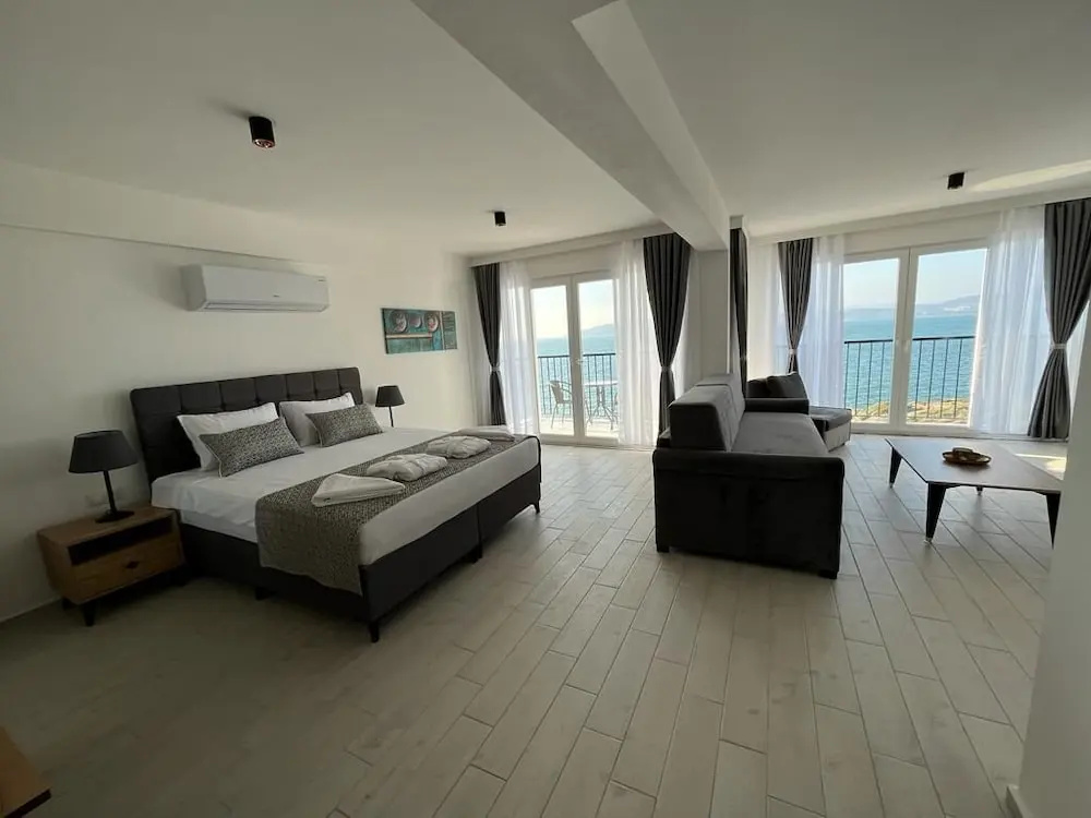 Ni Marin Hotel