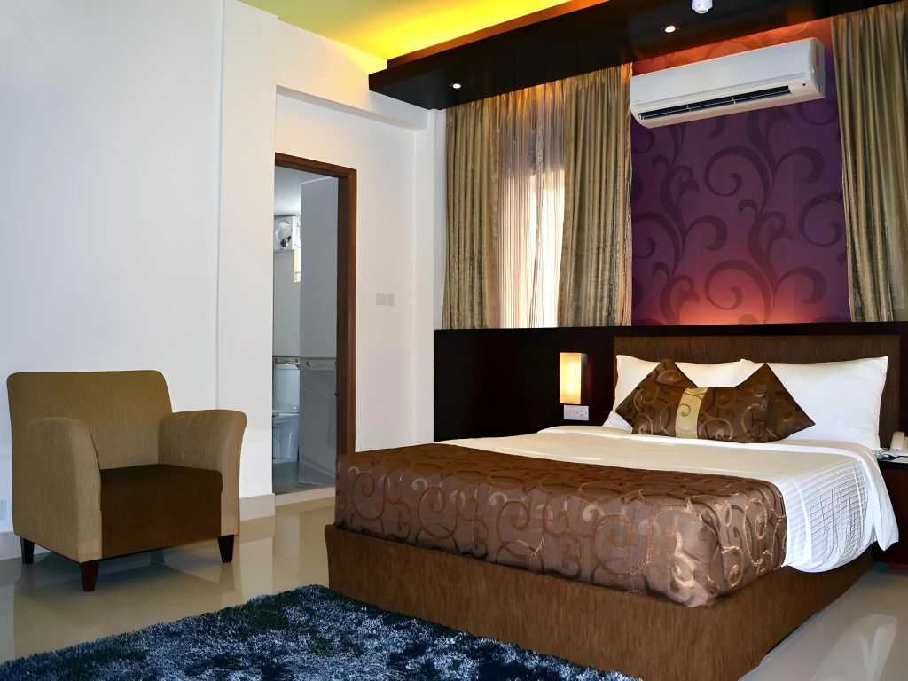 Hotel La Villa Western — 4
