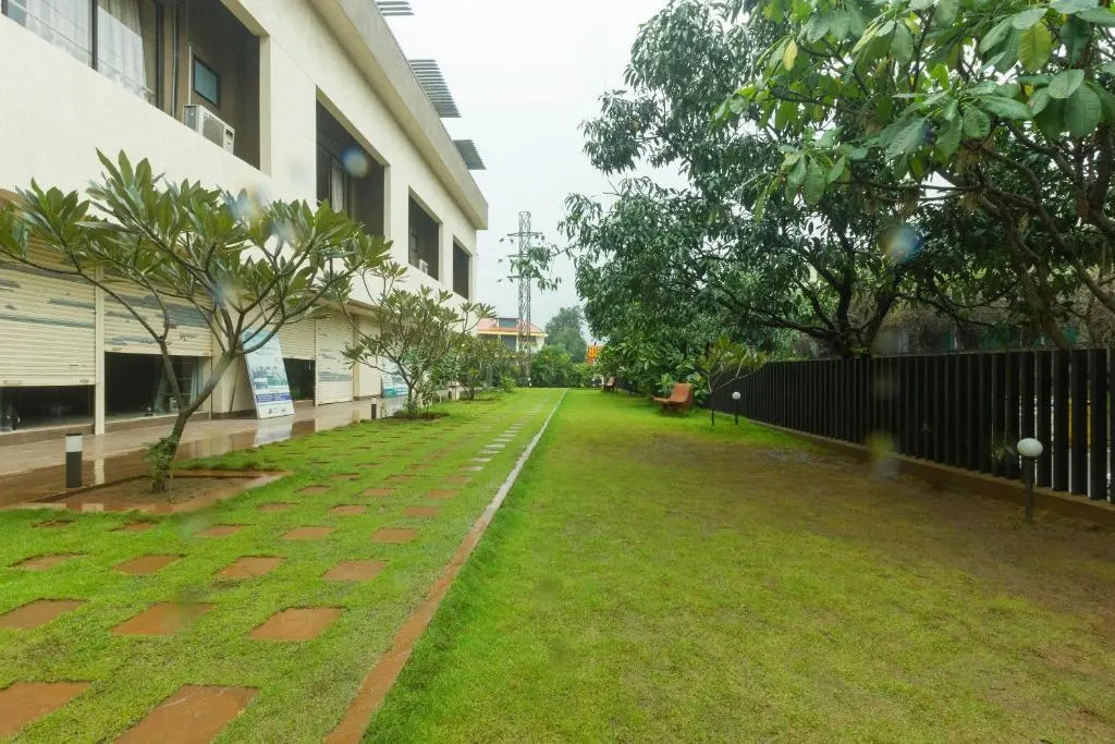 Center 1 Suites