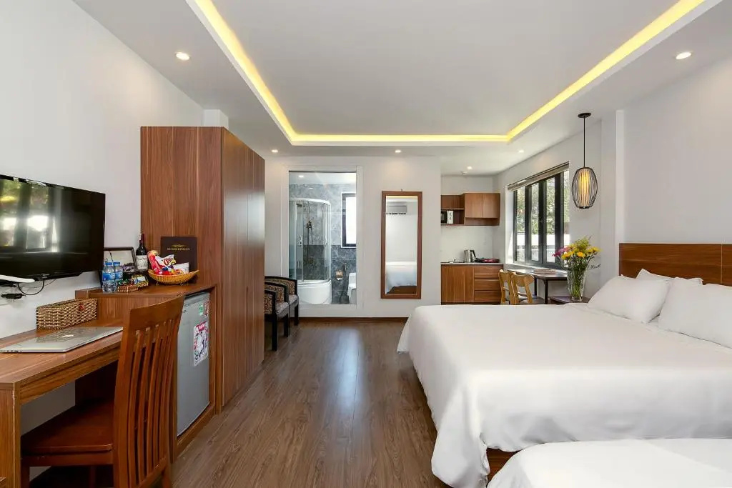 Superior Double room with city view (full double bed)