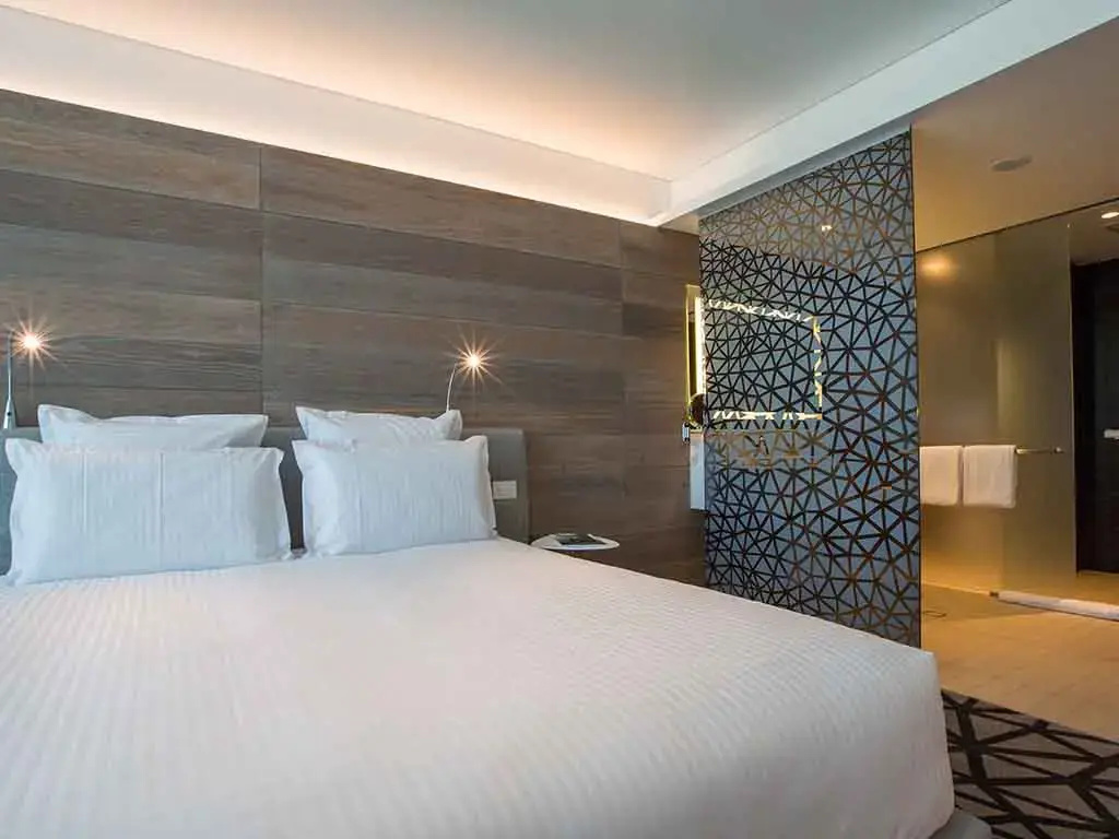 Executive Double room (full double bed)