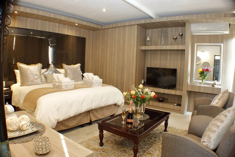 Royal room