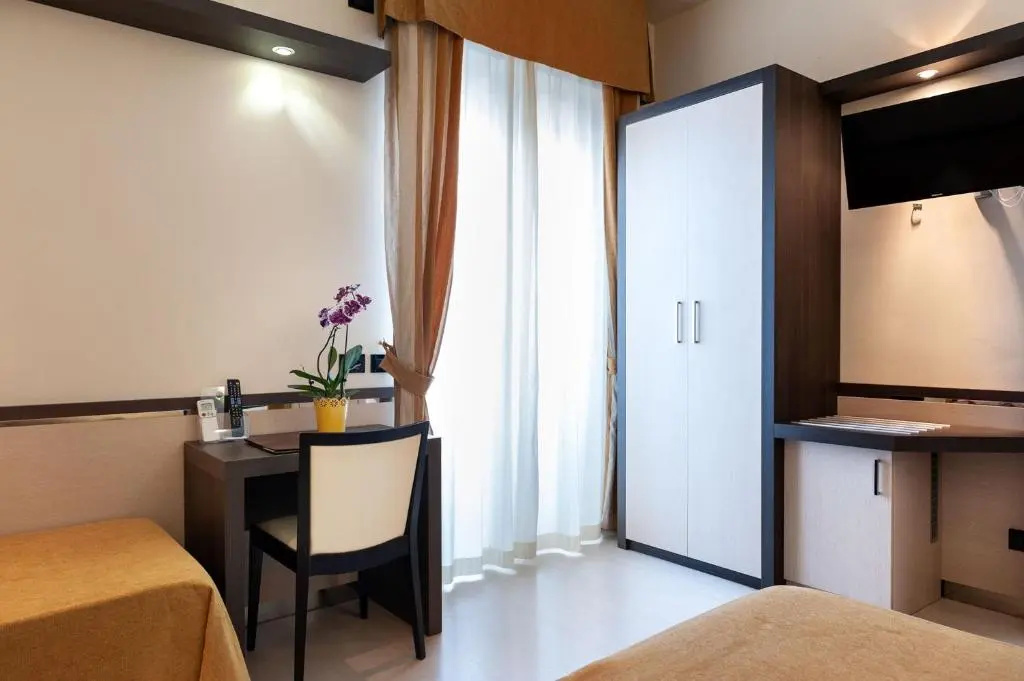 Hotel Mondial - Chambres