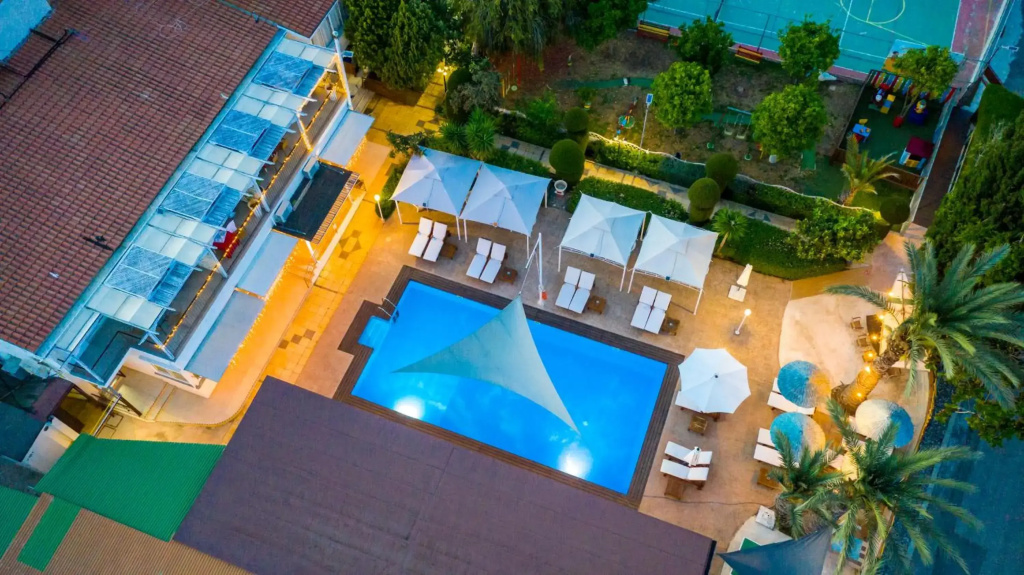 Fitos Inn Guest House - фото 19