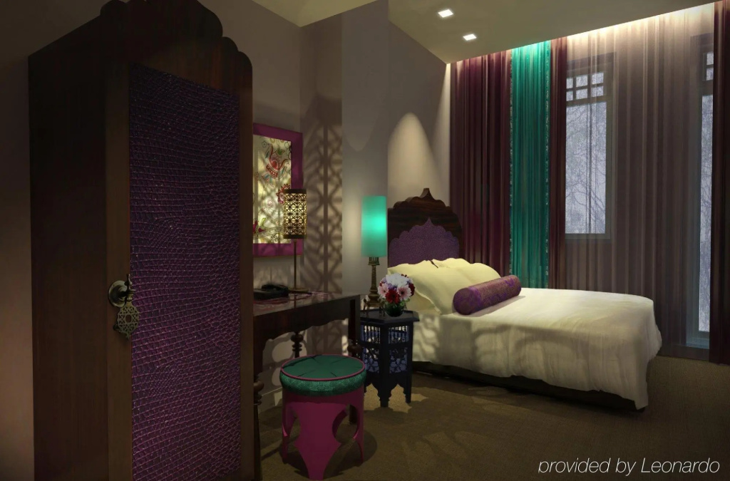 Lobby & Reception