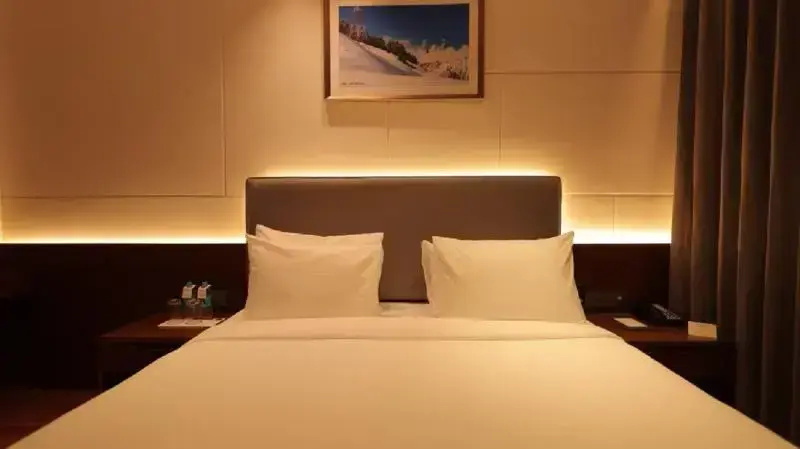 Premier room