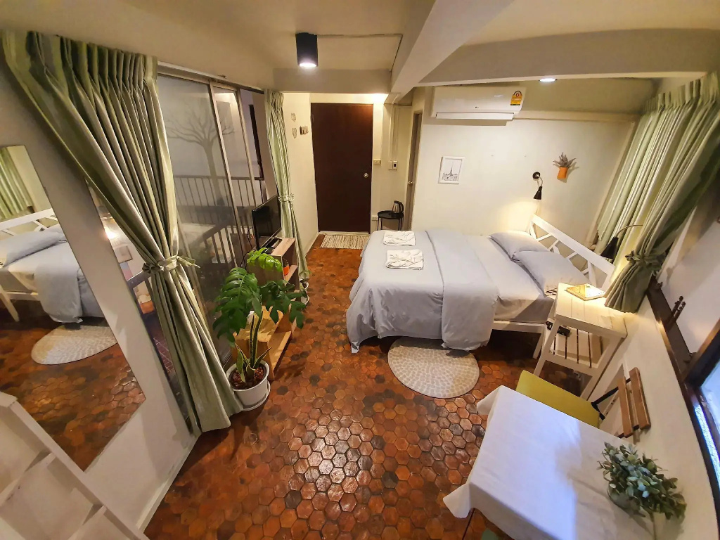 Standard Double room (full double bed)