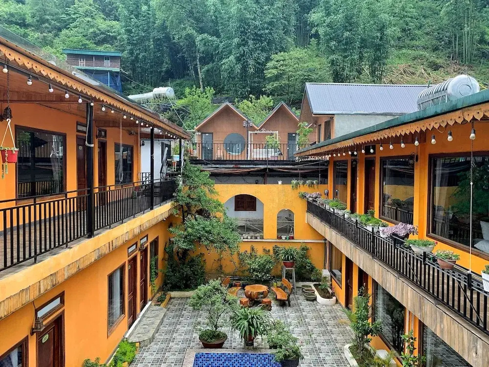 Alley House