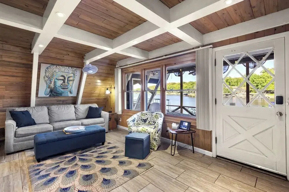 Sunrise Oasis - Enjoy Lakefront Living