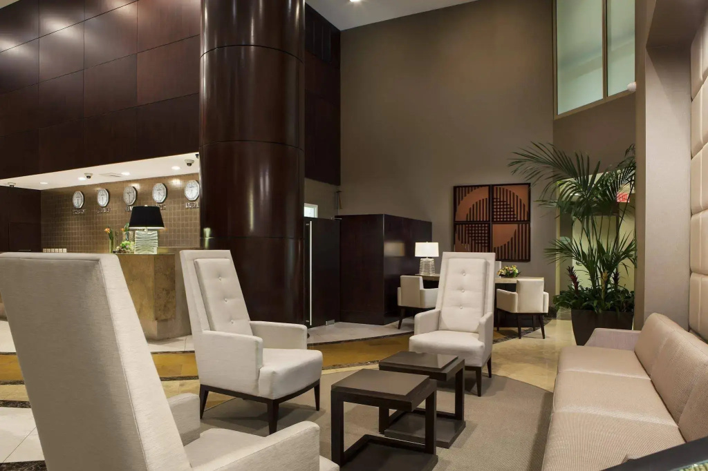 Trump International Beach Resort