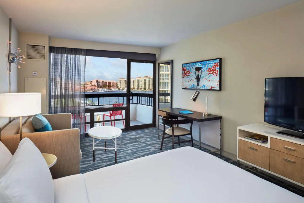 Standard Double room with balcony and with water view (full double bed)