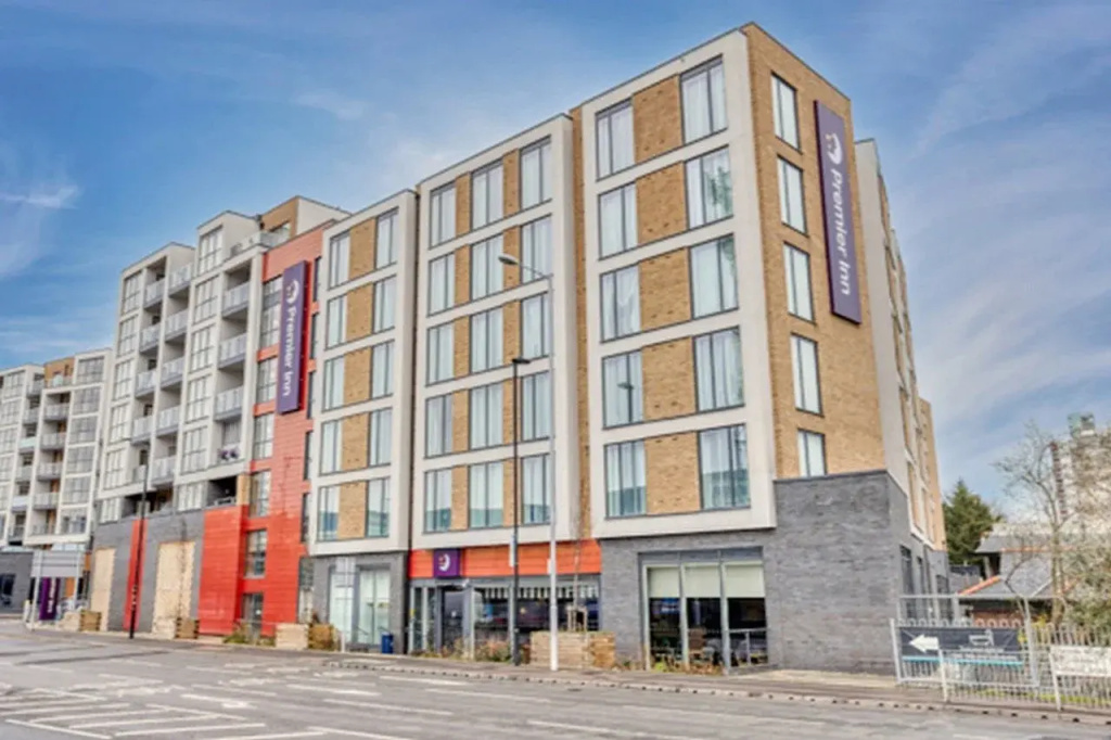 Premier Inn London New Southgate — фото