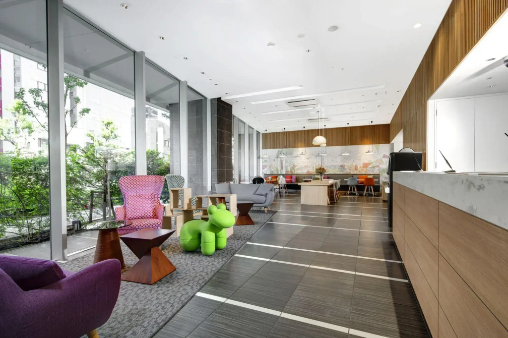 Lobby & Reception