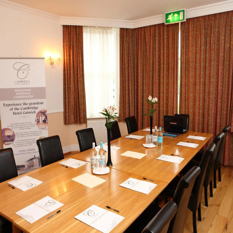 Gatwick Cambridge Hotel - Général