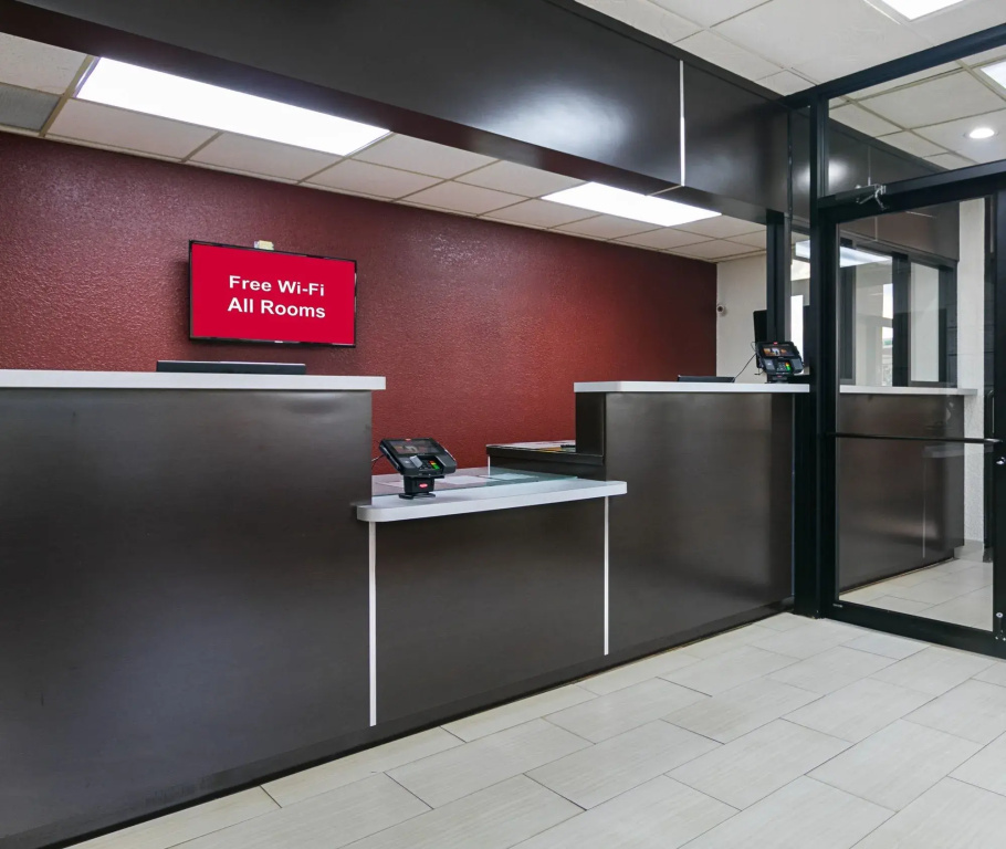 Lobby & Reception