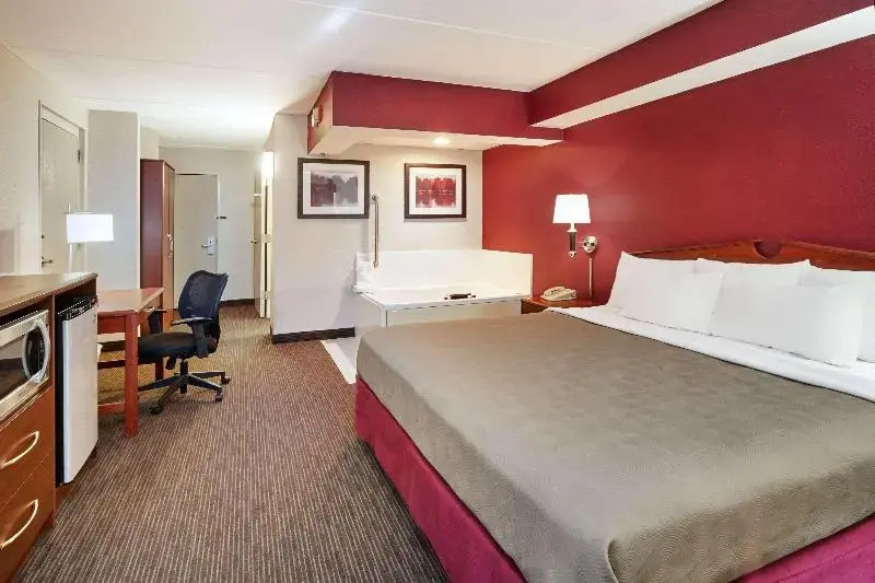 AmericInn by Wyndham Douglas/Saugatuck - Chambres