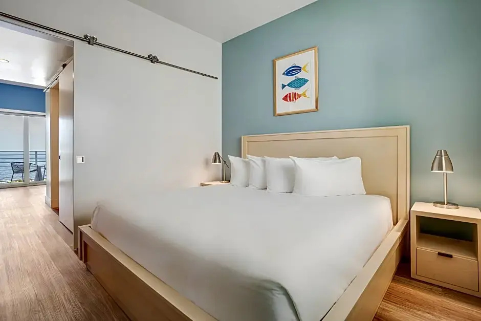 Premium Double Suite oceanfront (full double bed)