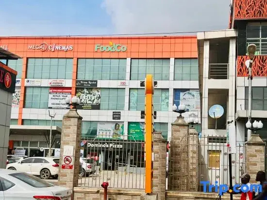 Bytup 2Bedroom Apt in Lekki,24Hrs Light, Wifi ,Fully Serviced Apartment , Water Heater Smart tv