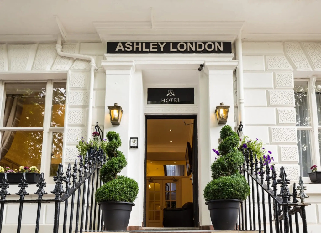 Ashley Hotel — фото