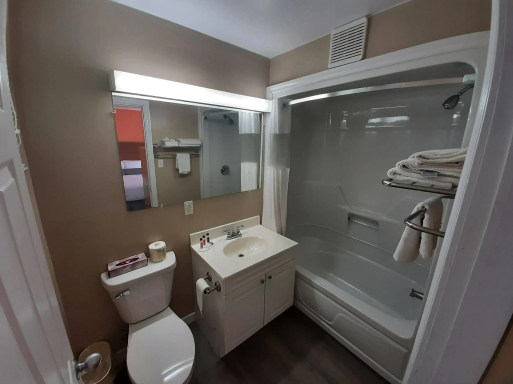 Howard Johnson by Wyndham Woodstock NB - фото 9