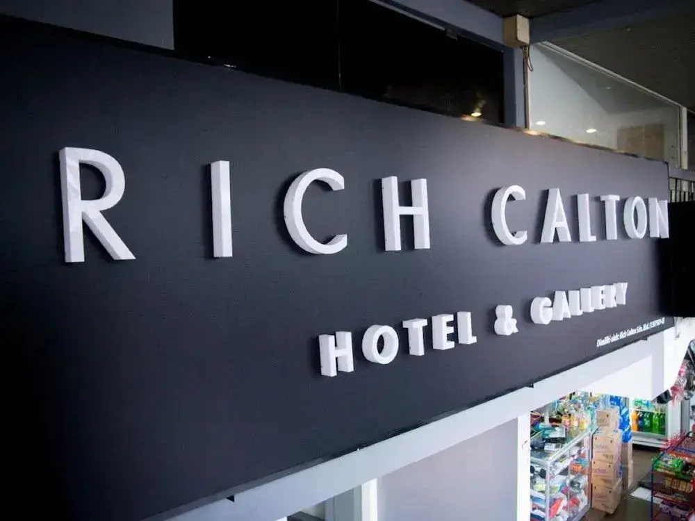 OYO 1003 Rich Calton Hotel