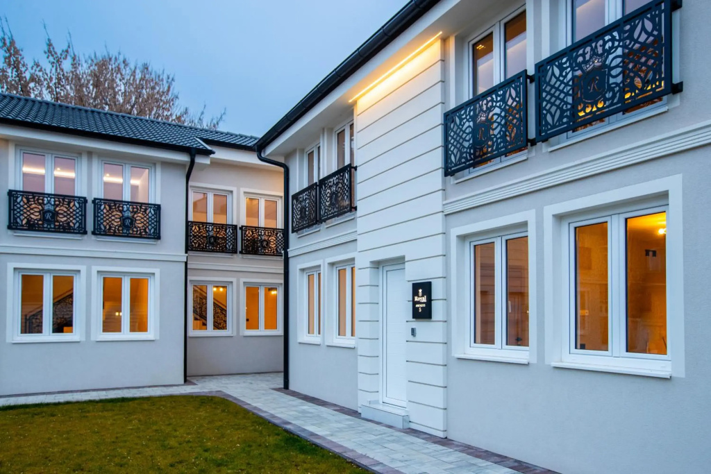 Garni Hotel Royal Crown