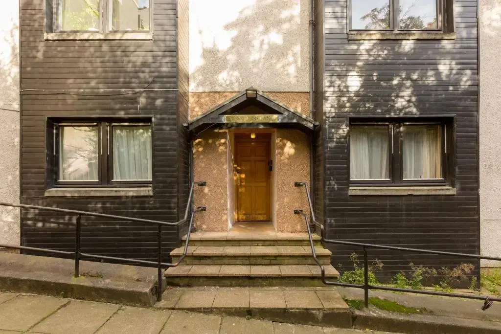 ALTIDO Chic 2BR Apt at the Heart of The Royal Mile