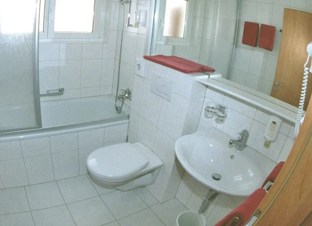 Economy room