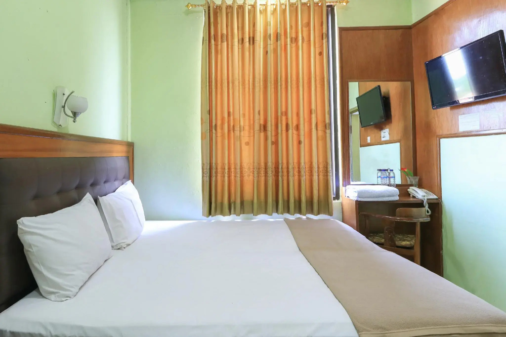 Deluxe Double room (full double bed)
